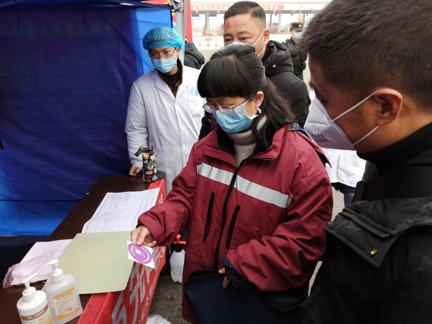 市疾控中心專家現(xiàn)場指導(dǎo)交發(fā)集團 新冠肺炎肺炎疫情防控和復(fù)工復(fù)產(chǎn)工作3.jpg 38456c329248863dc46a720145e9cda7.jpg