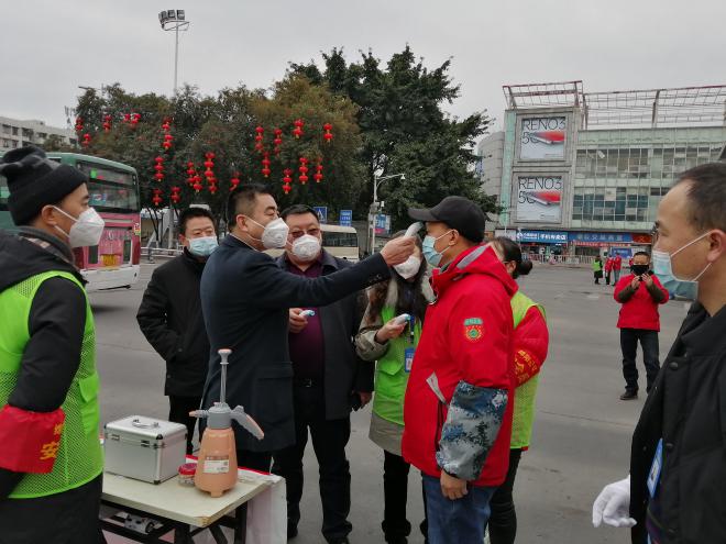 疫情防控高標(biāo)準(zhǔn) 復(fù)工復(fù)產(chǎn)再行動6.jpg a19eeed37e42498e84c1b80e700082b5.jpg