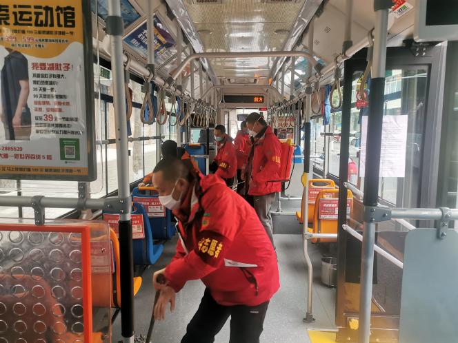 疫情防控高標(biāo)準(zhǔn) 復(fù)工復(fù)產(chǎn)再行動7.jpg b87cd17fb846ce9b8acd5ee1c0f129fc.jpg