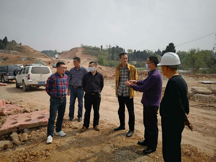 集團(tuán)公司領(lǐng)導(dǎo)檢查督導(dǎo)省道205線綿陽繞城改線工程(游仙區(qū)段)建設(shè)情況.jpg bfb810b5dfa54591aa8bb563ff5d0587.jpg